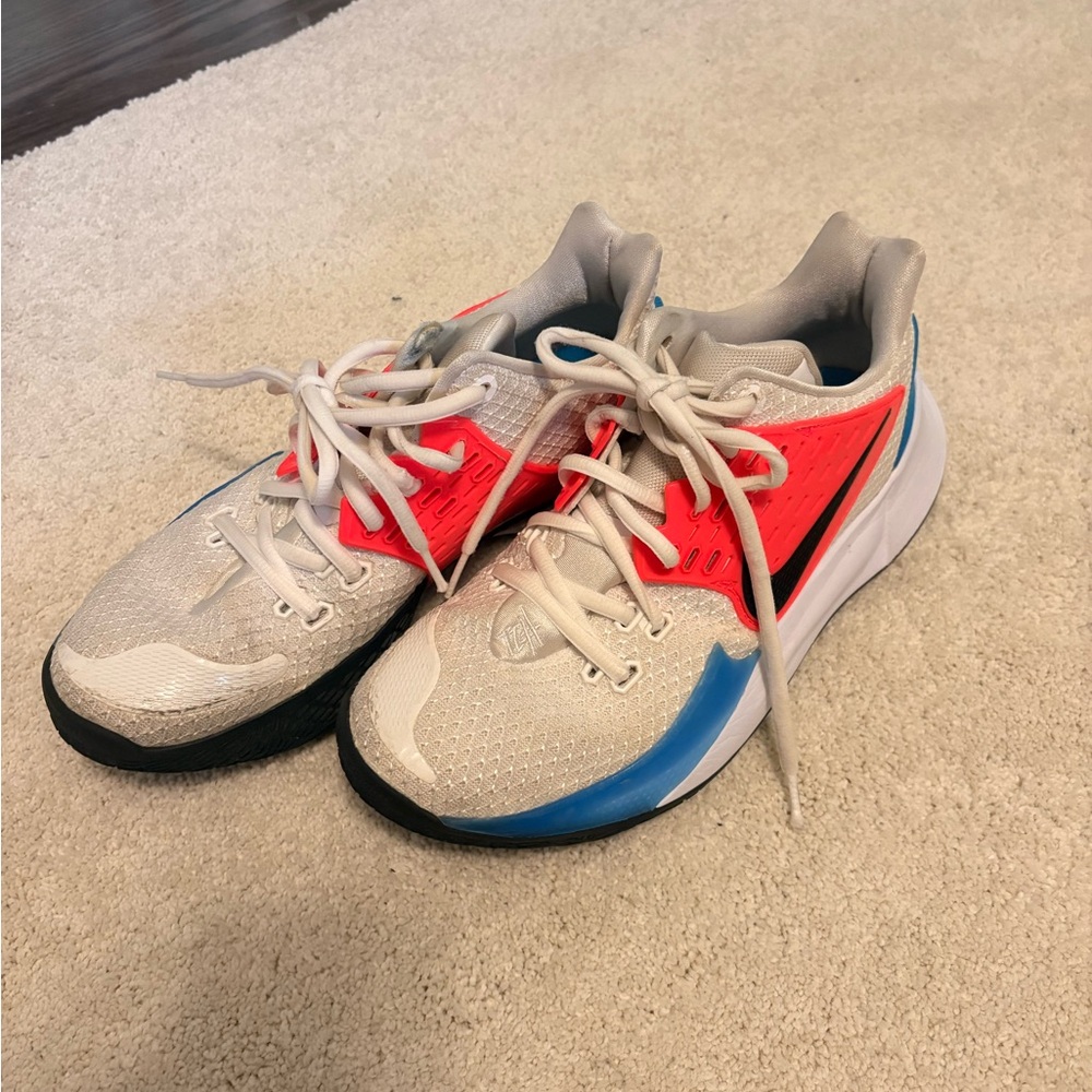 Nike Kyrie Low 2’s ‘White Blue Hero’